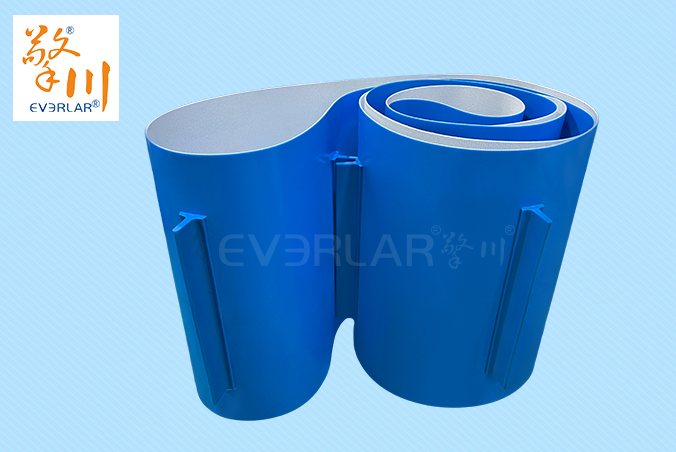 藍色PVC輸送帶加擋板導條耐磨防跑偏防掉落自動化生產線物料傳送工業(yè)皮帶