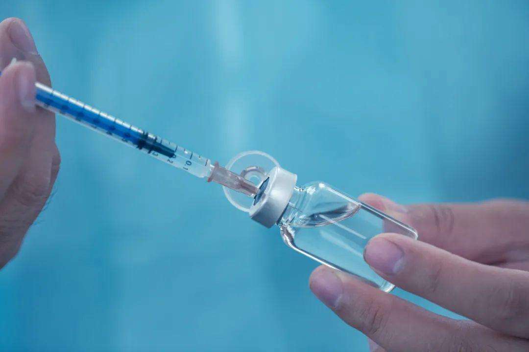 打了新冠疫苗還要戴口罩嗎？